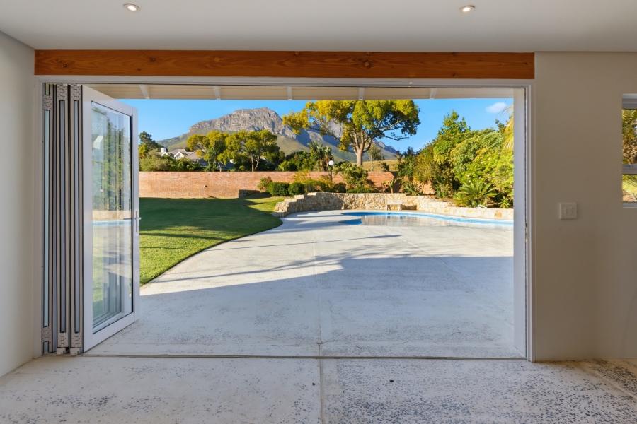 4 Bedroom Property for Sale in Golden Hill Western Cape